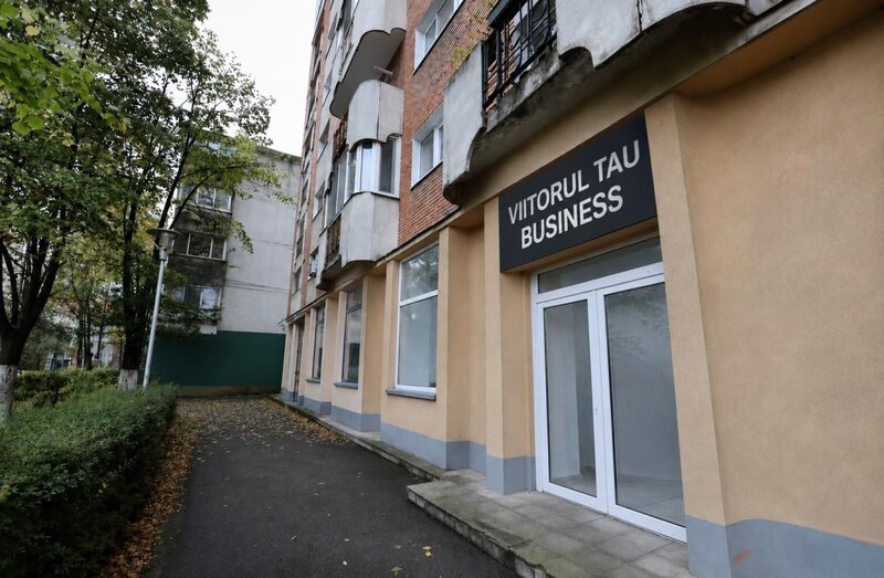 Timisoara, spatiu comercial la parter de bloc cu vad, central